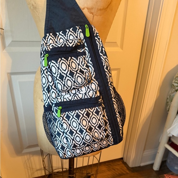 thirty-one Handbags - Thirty-One Sling Back Bag in Navy Perfect Pendant Pattern Backpack
Crossbody